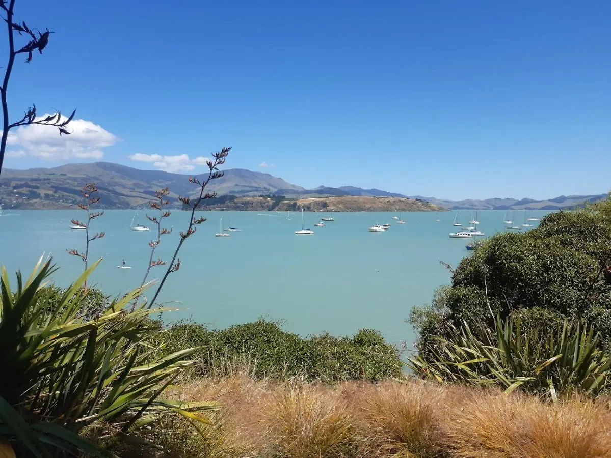 Panoramic Views From Spacious New Beach House Christchurch 0*,